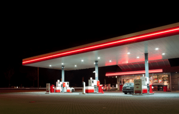 Bruno Le Maire demande le prolongement du plafonnement du prix du carburant à 1,99 euro à Total